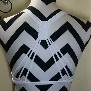 Lululemon Love Knot size 6 sports bra